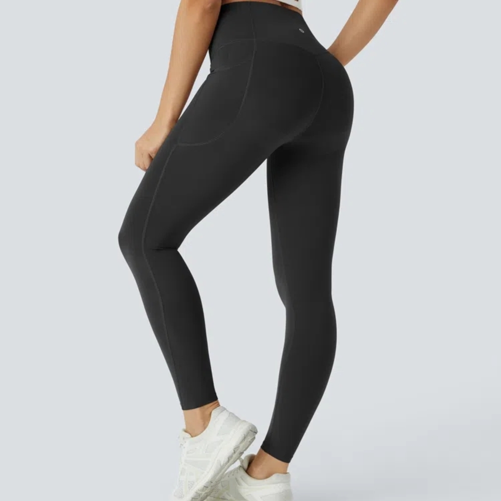 SoCinched Halara High-Waisted 7/8 Leggings